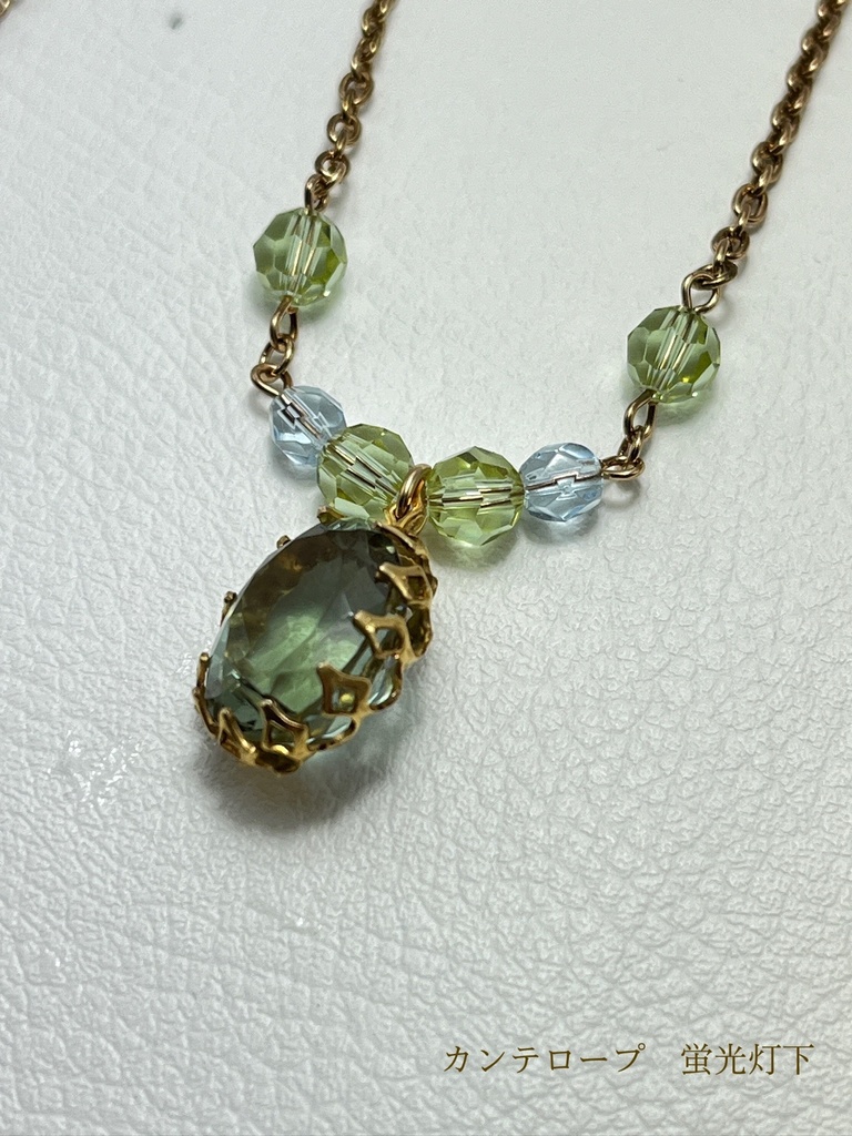 オーバルザンドライトのネックレス