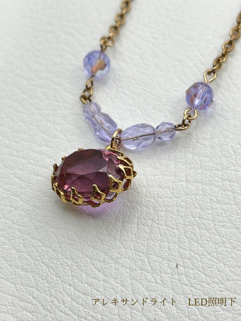 オーバルザンドライトのネックレス
