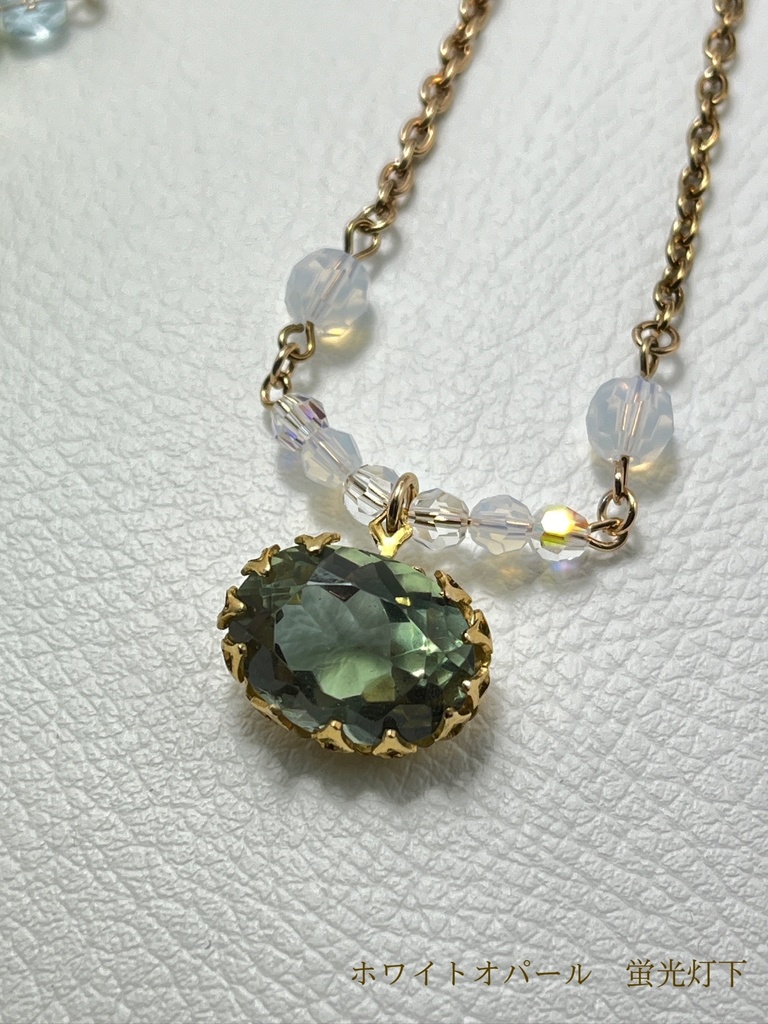オーバルザンドライトのネックレス