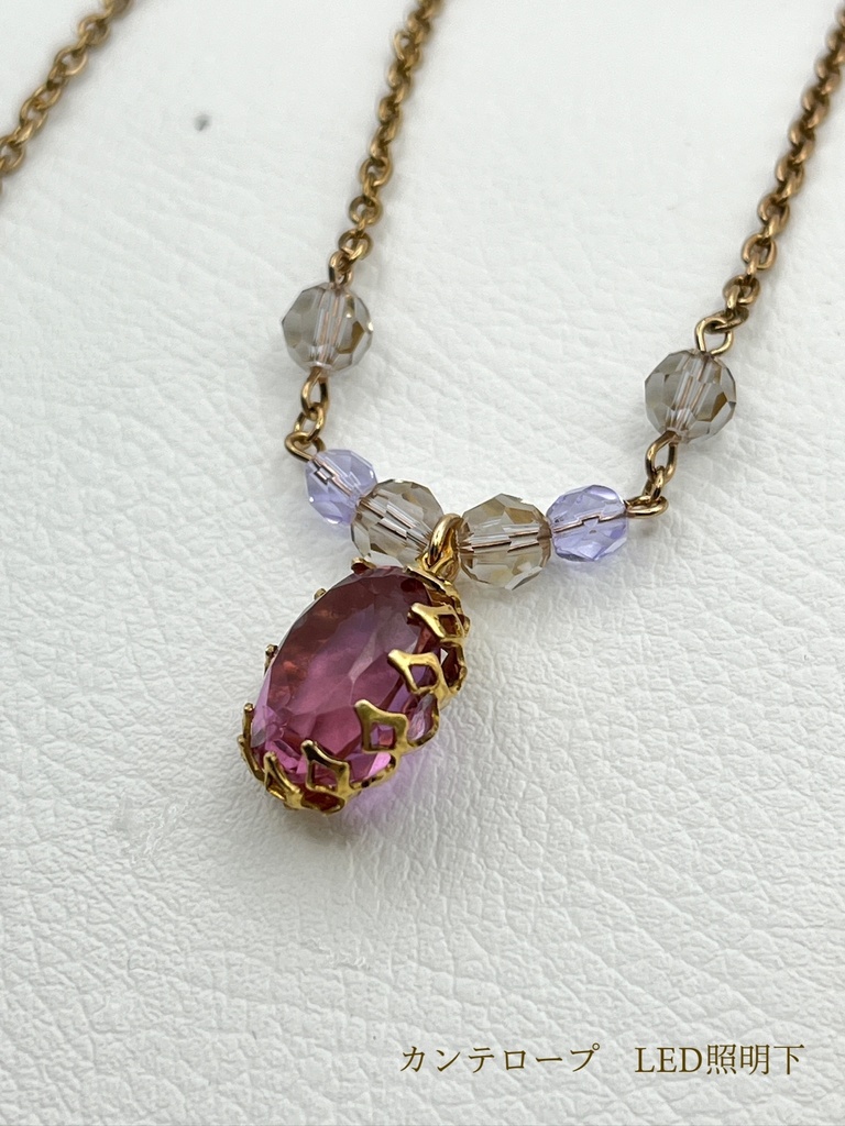 オーバルザンドライトのネックレス