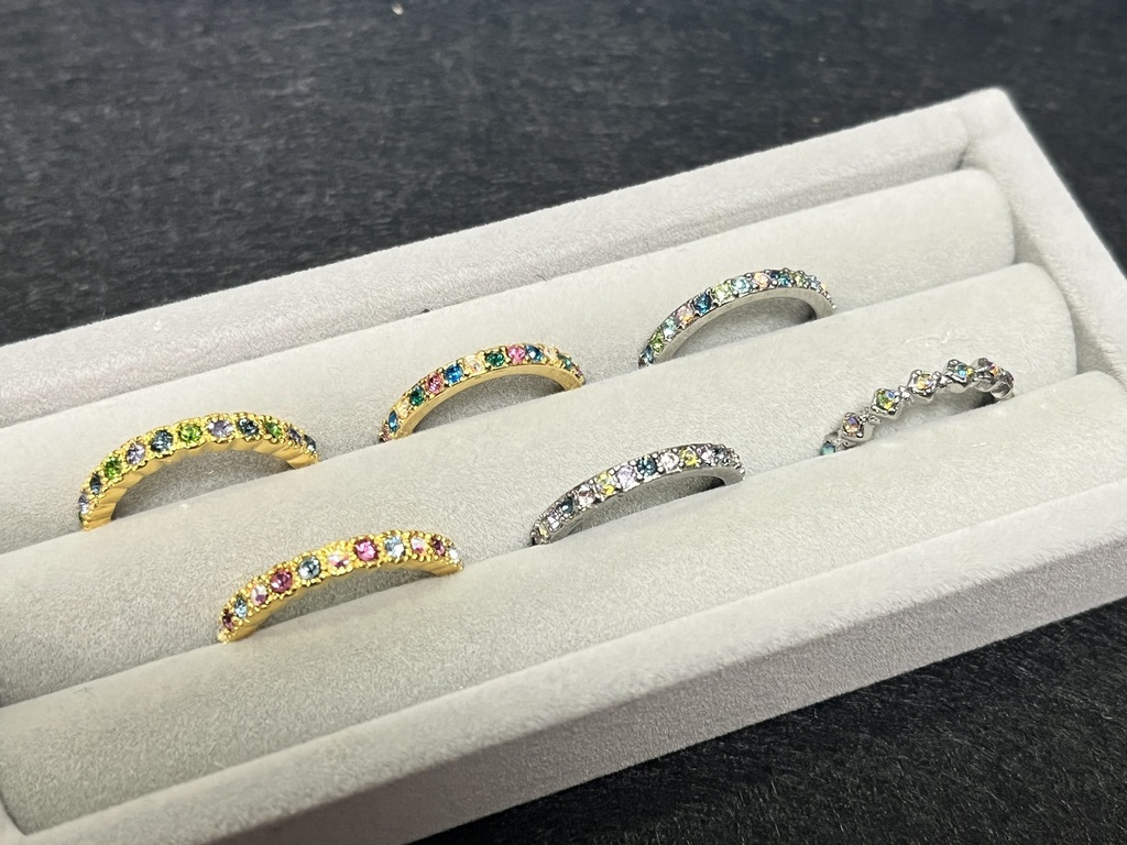 【ランダム商品】カラーモチーフのハーフエタニティリングガチャ