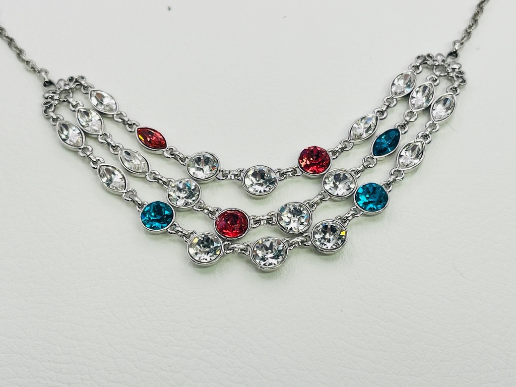 3連ガラスストーンのネックレス