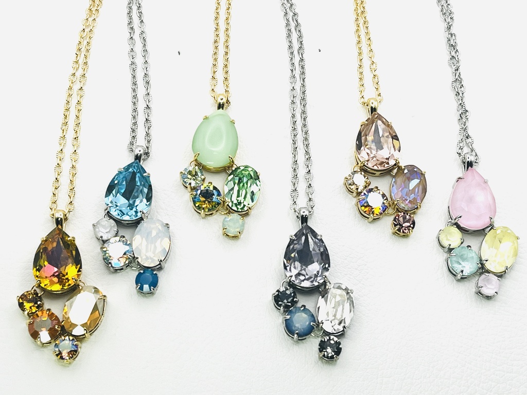 キャンディージャーのネックレス