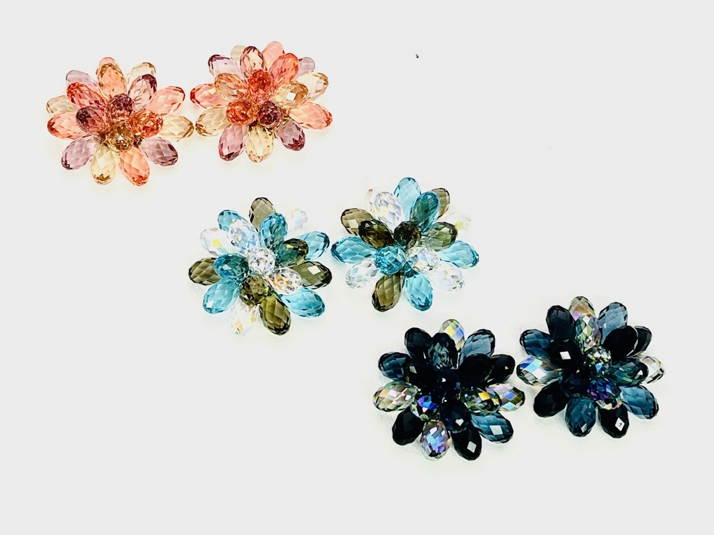 宝石ダリアのピアス【イヤリング変更可】