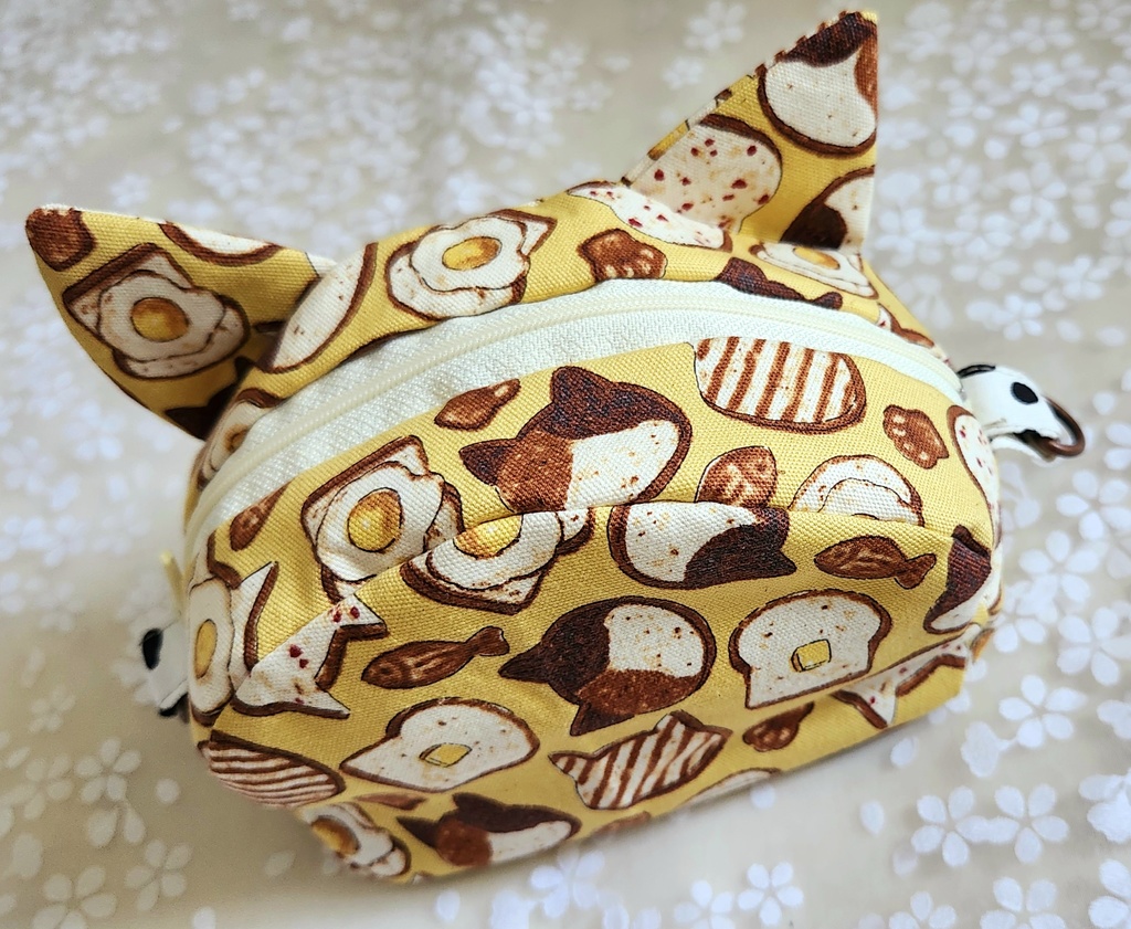 にゃにゃみんパンポーチ