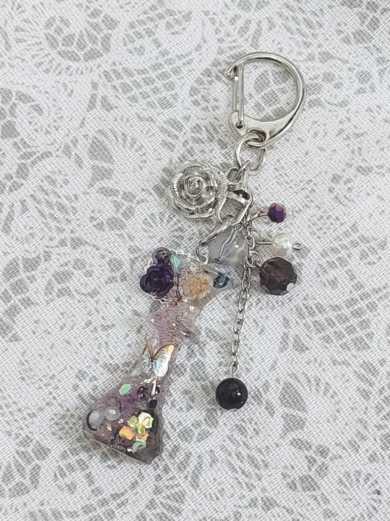 【Dr.XENO】レジン　バッグチャーム　チェス QUEEN