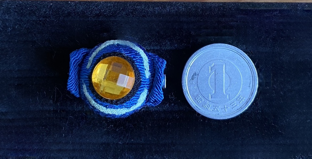 (旧)APEX レジェンズブローチ ちりめんつまみ細工