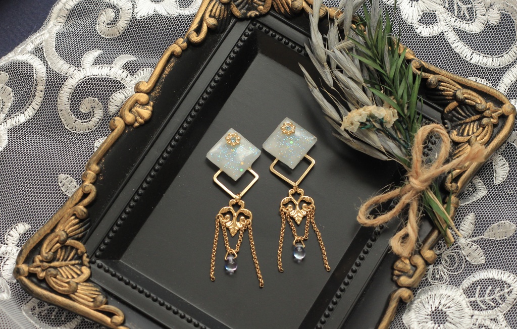 原神 キャラモチーフ イメージ スクエアピアス(イヤリング) 旅人 蛍