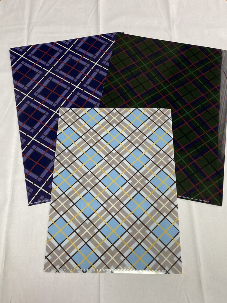 塗り絵のお姫様~チェック柄ジャンパースカート~クリアファイル(A4サイズ・カラー6種類)