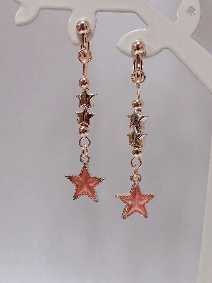 輝く三つ星のイヤリング    DRAMATIC STARSイメージ