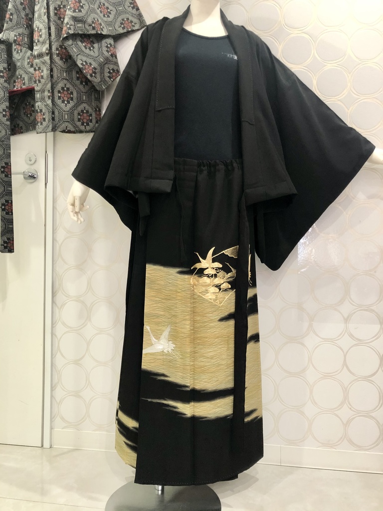 №3 黒留袖 着物リメイク 金銀鶴