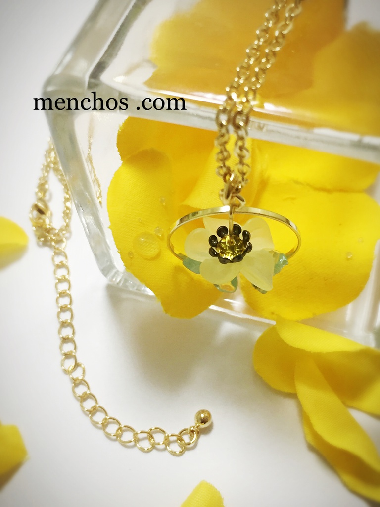 黄色い花の咲く場所ネックレス