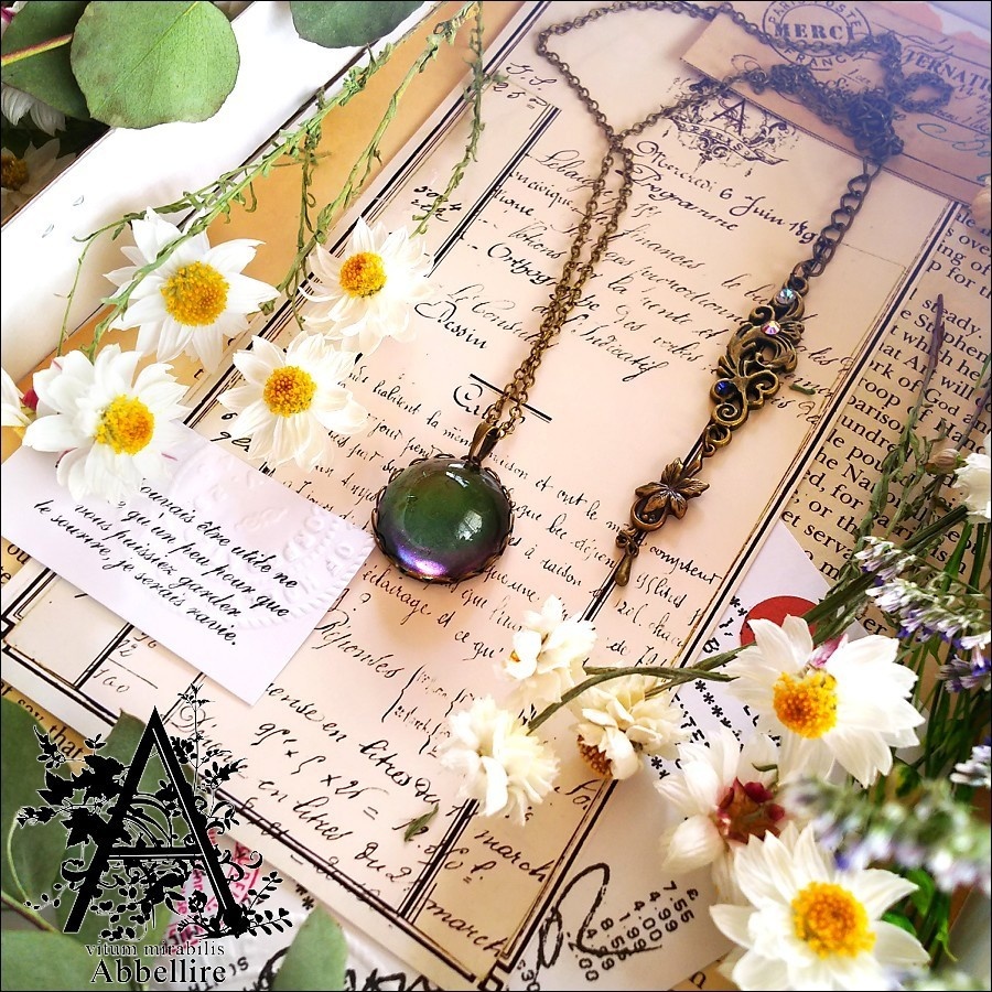 レースサンプル&ネックレス(金古美)-帽子モチーフ-