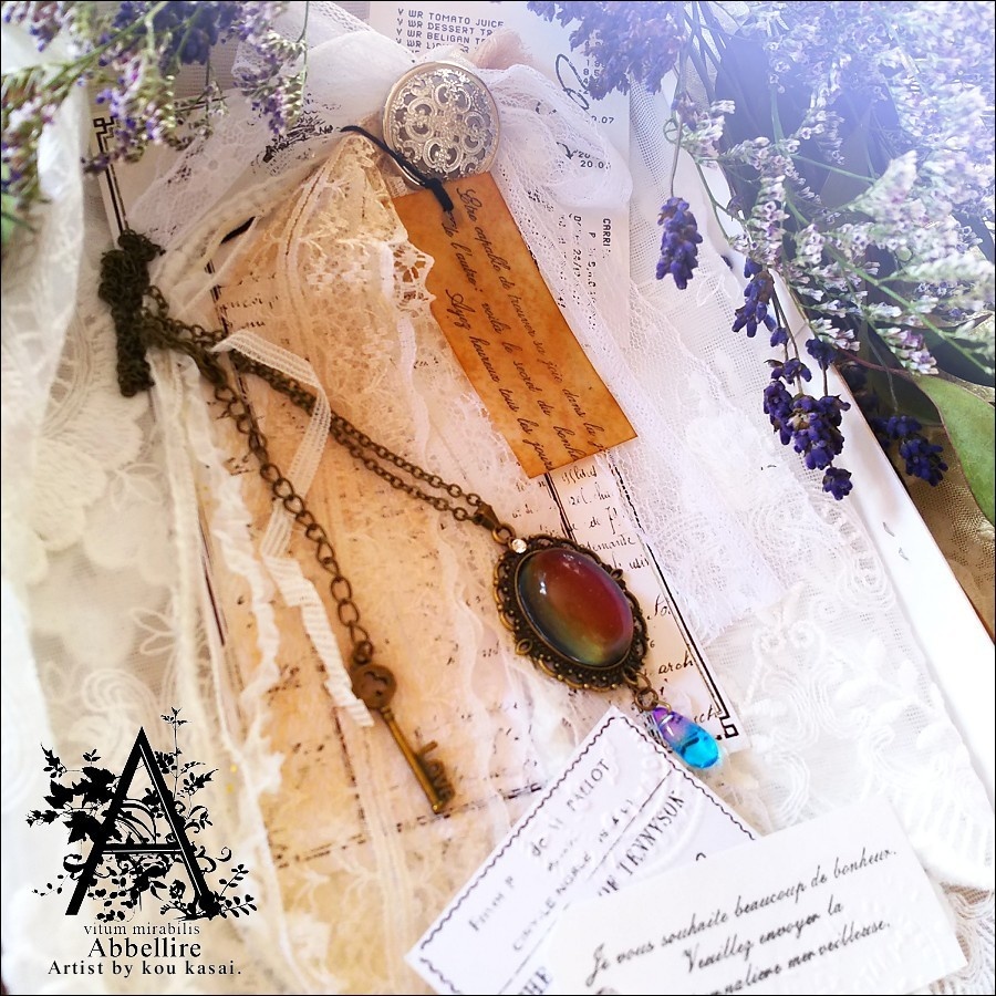 ショートレースタッセル&ネックレス(金古美)-ホワイト-