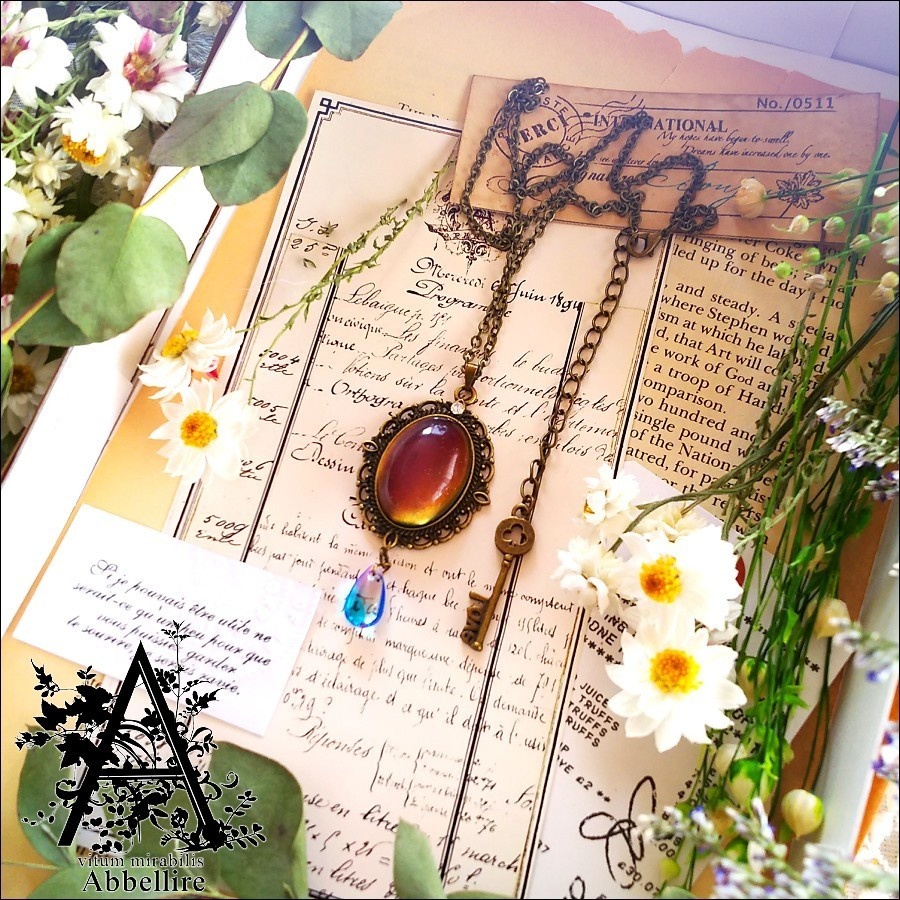 ショートレースタッセル&ネックレス(金古美)-ホワイト-