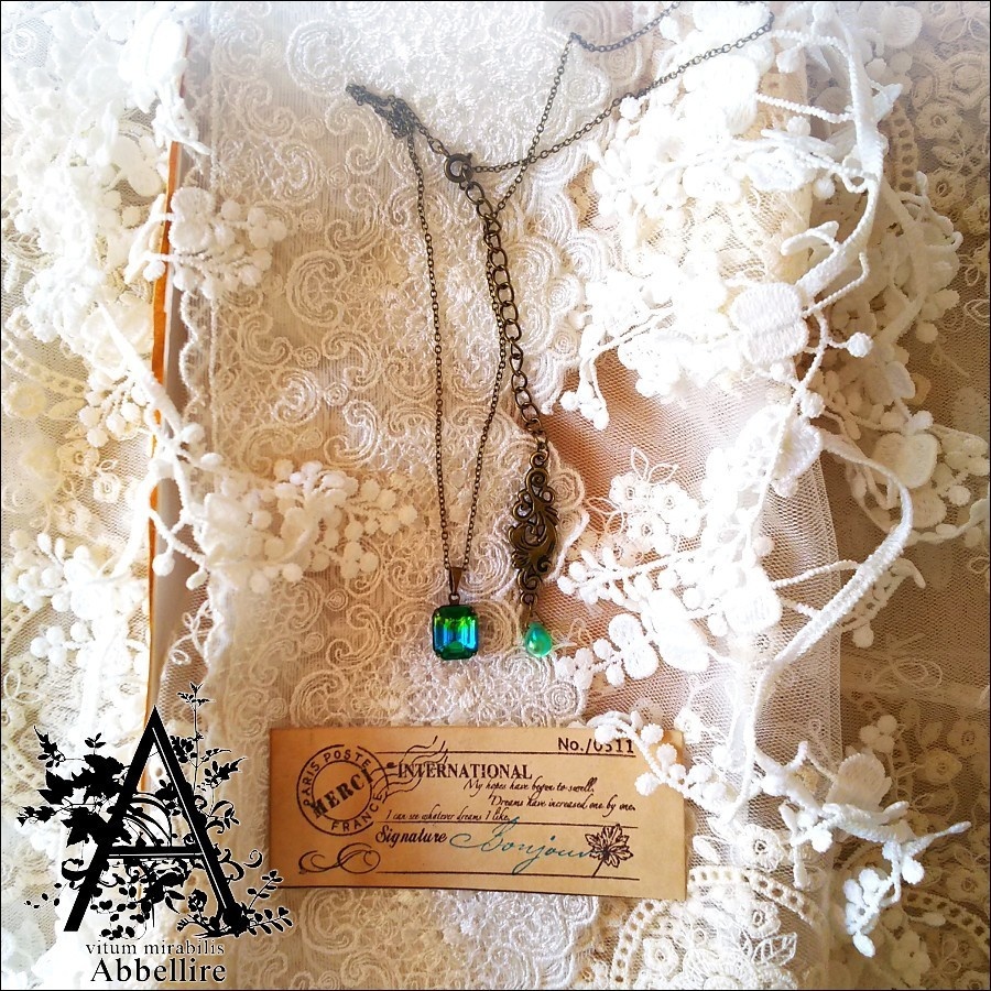 ペリドット×スカイブルーの金古美ネックレス(Vintage)