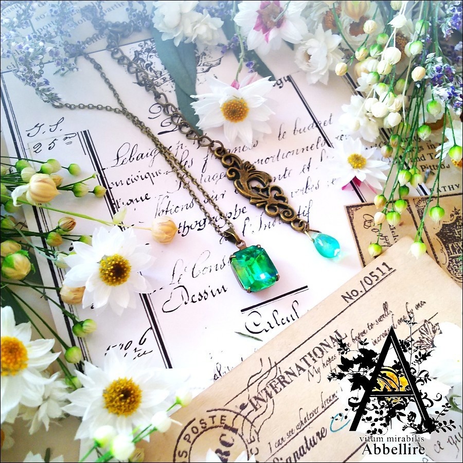 ペリドット×スカイブルーの金古美ネックレス(Vintage)