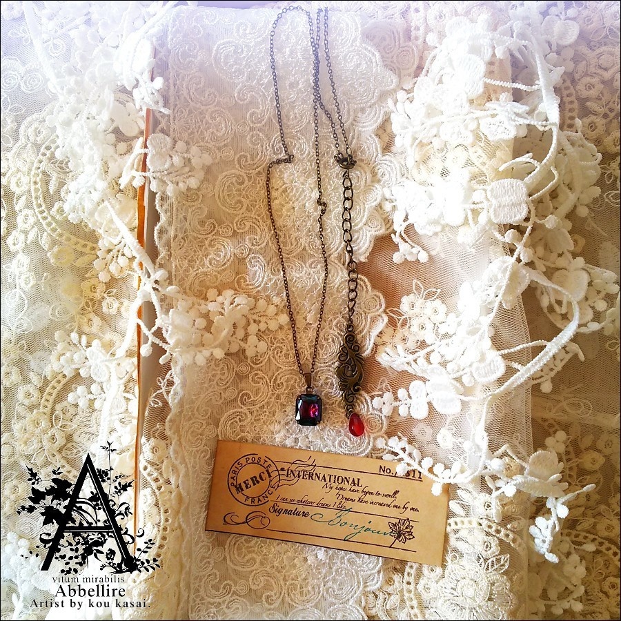 ダークサファイア×ダークレッドの金古美ネックレス(Vintage)