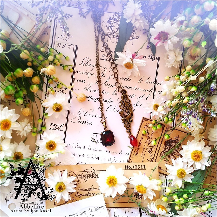 ダークサファイア×ダークレッドの金古美ネックレス(Vintage)