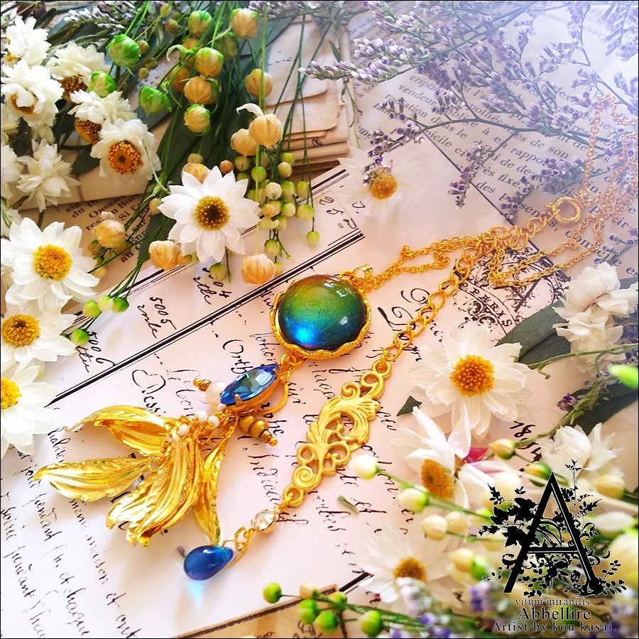 揺れる黄金のハングネックレス(Vintage)