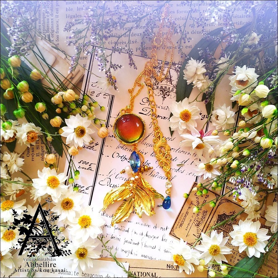 揺れる黄金のハングネックレス(Vintage)