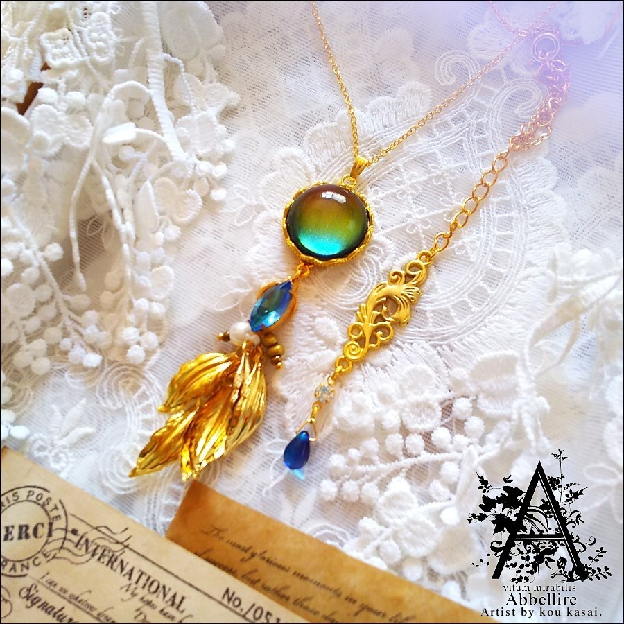 揺れる黄金のハングネックレス(Vintage)