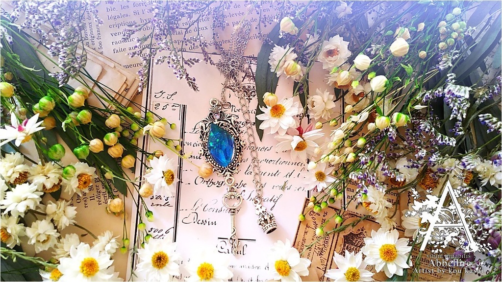 真夜中の鉱石ネックレス(ミスティックブルー)