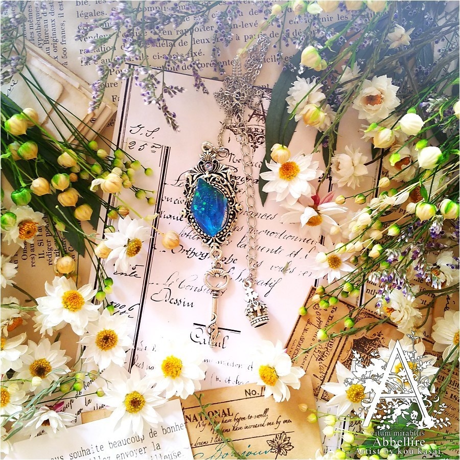 真夜中の鉱石ネックレス(ミスティックブルー)