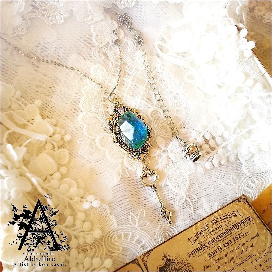 真夜中の鉱石ネックレス(ミスティックブルー)