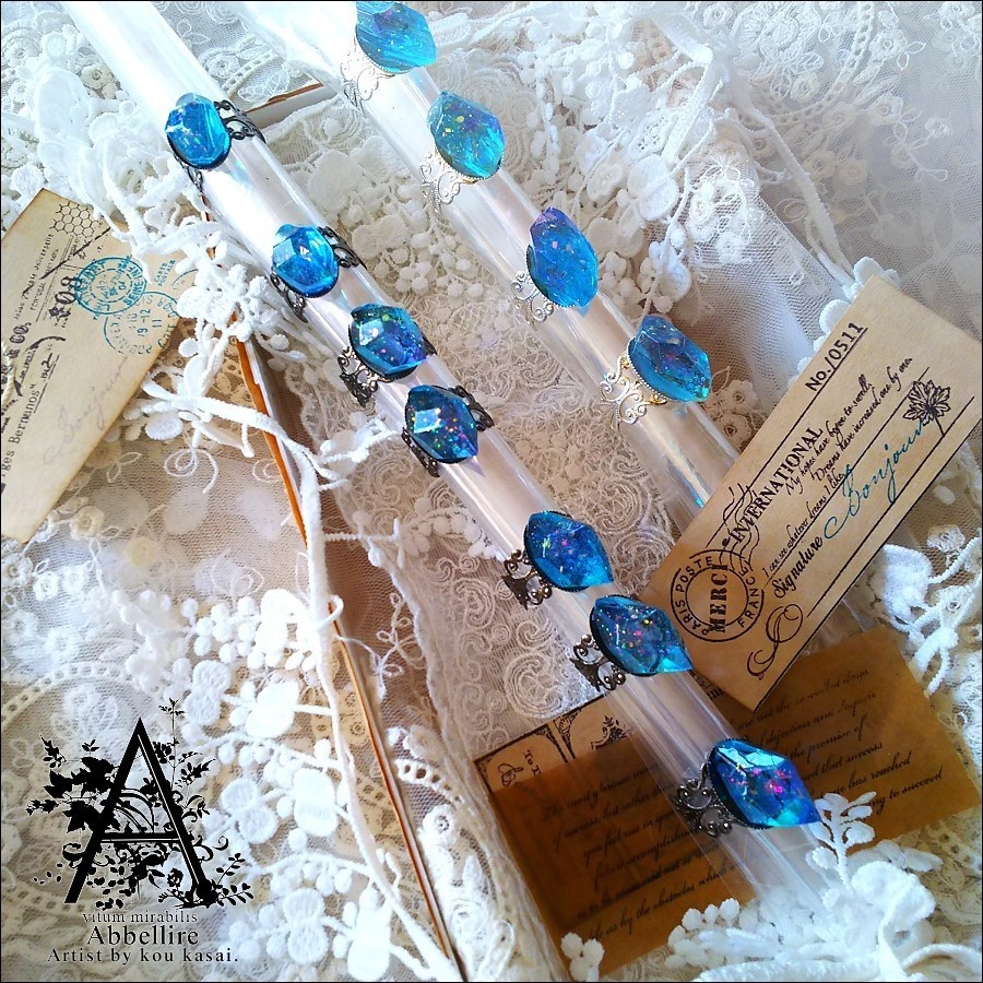 明るい夜の鉱石リング