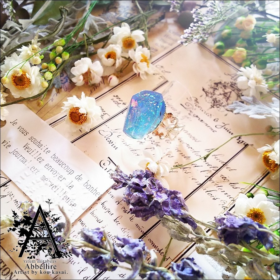 明るい夜の鉱石リング