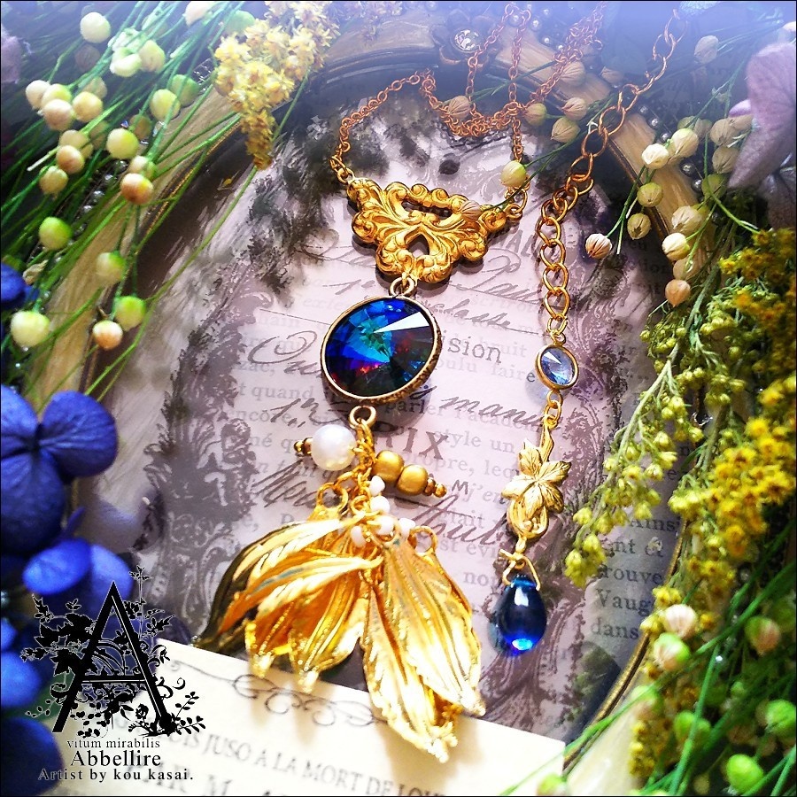 物語を紡ぐ深海色のネックレス(Bermuda Blue)-Vintage-