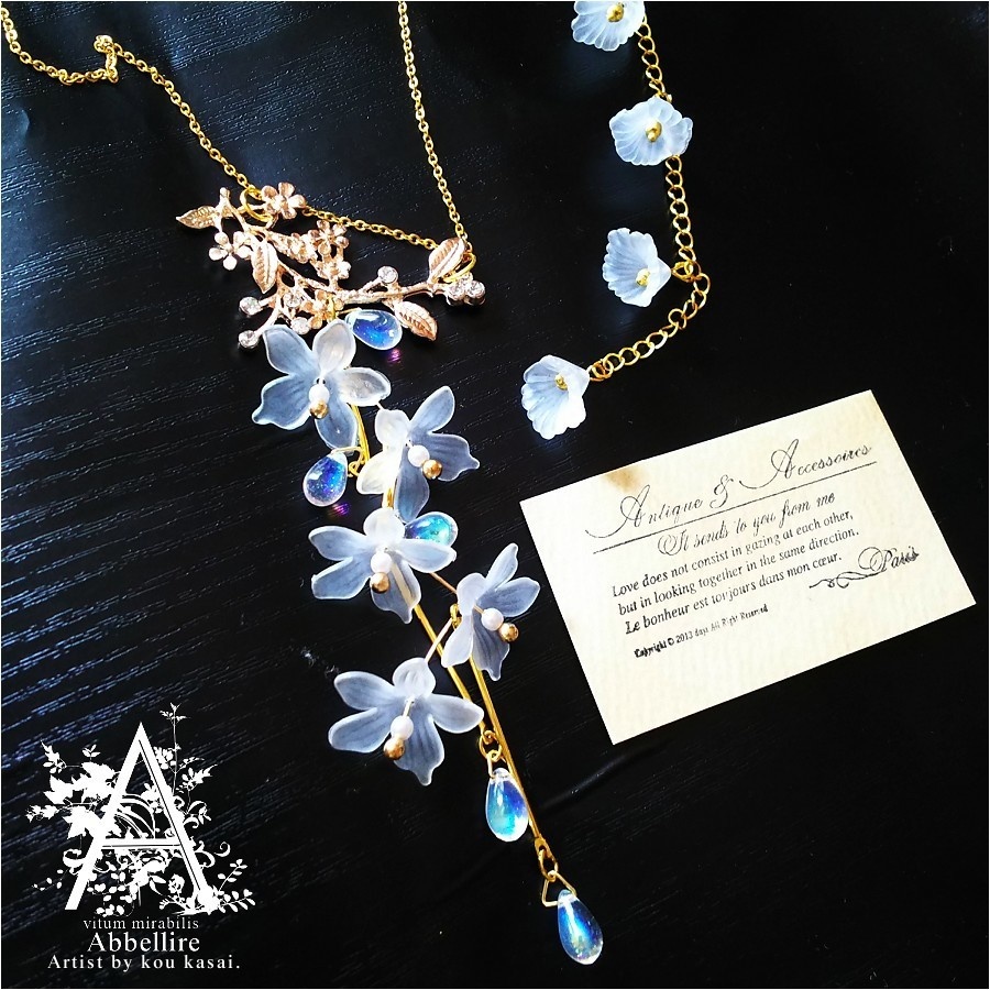 雨粒に濡れる優美な花雫-ハングネックレス-