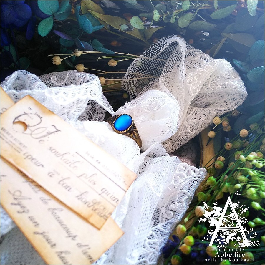 マットヘリオブルーのヴィンテージリング