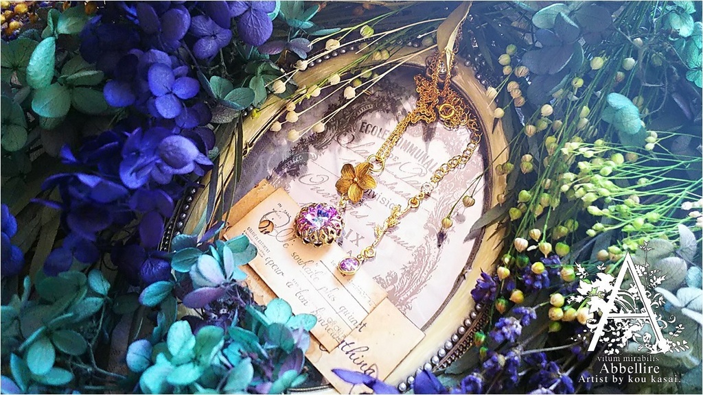 淑やかなプルメリアとヴィトレイルライトのネックレス-Vintage-