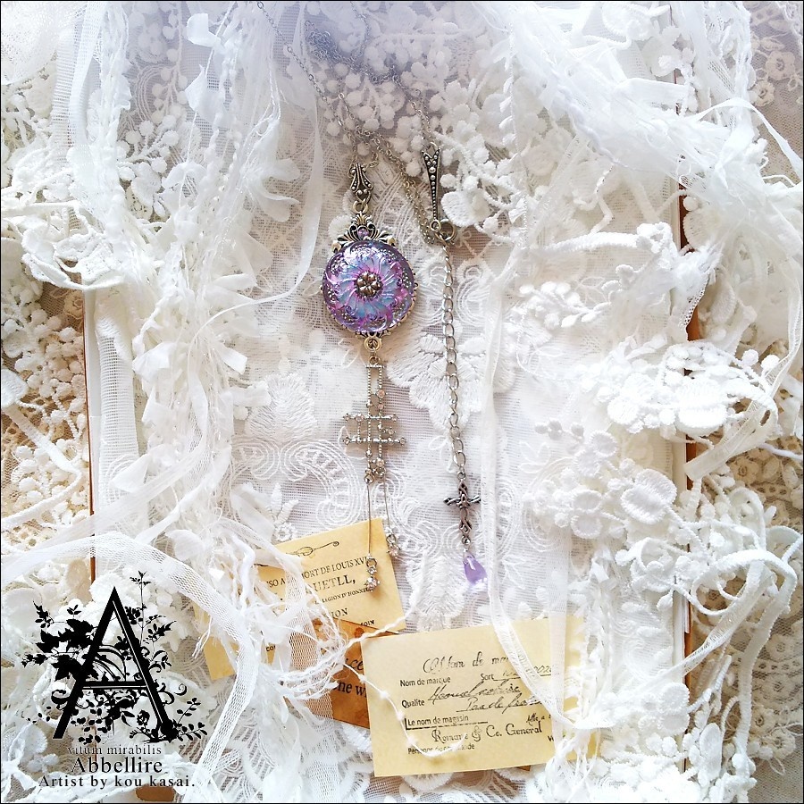 マイ・ガーデンの美麗花-ヴィトレイルライト&シルバー-