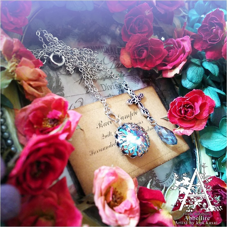 透明感溢れる虹色-LTサファイヤシマーリヴォリのネックレス-