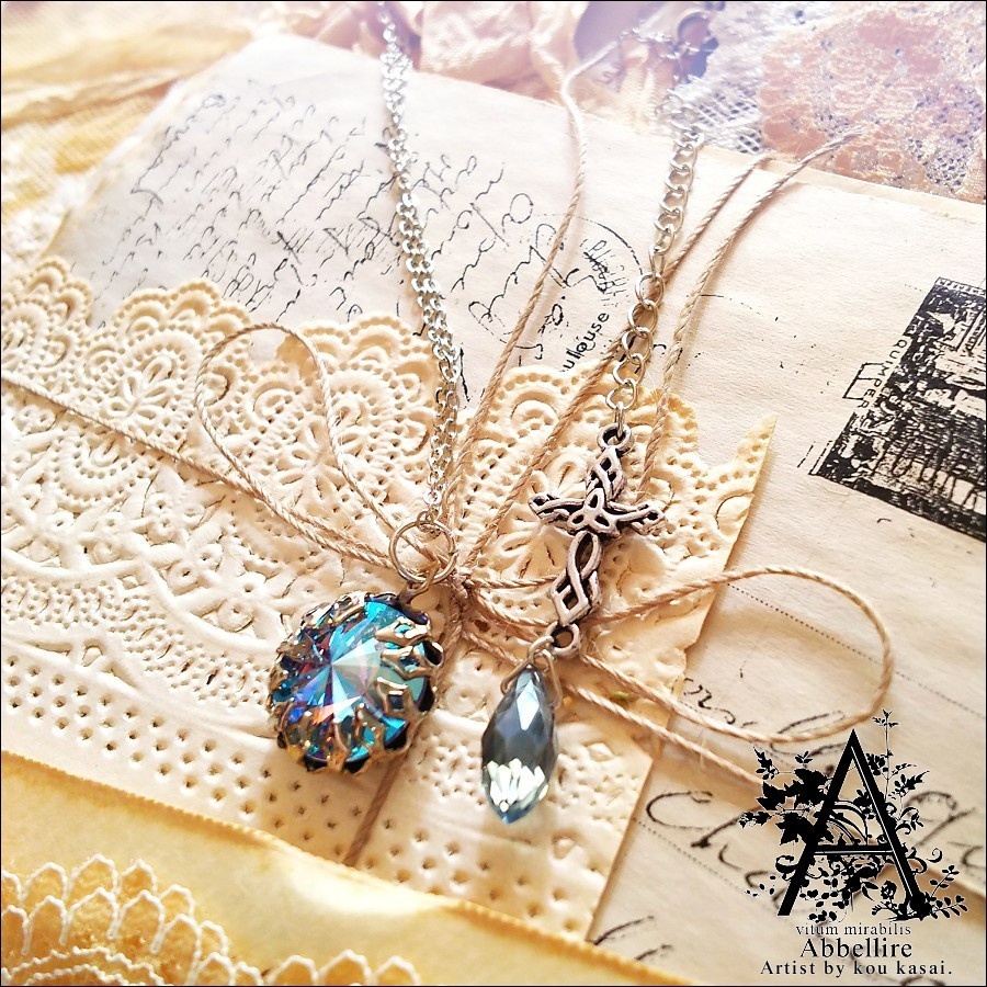 透明感溢れる虹色-LTサファイヤシマーリヴォリのネックレス-