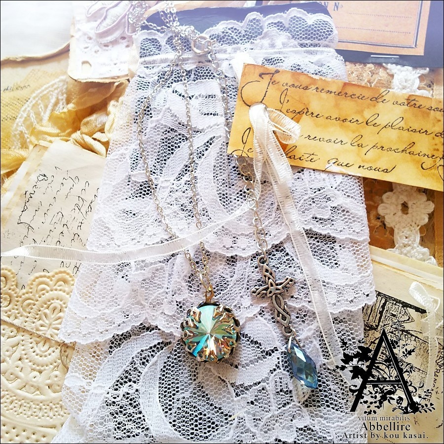 透明感溢れる虹色-LTサファイヤシマーリヴォリのネックレス-