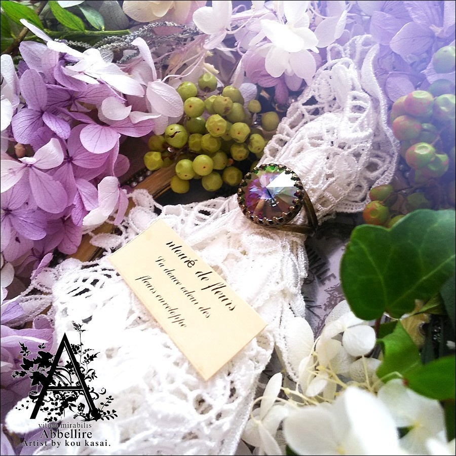 神秘的な美貌のベゼルリング-Antique Gold-