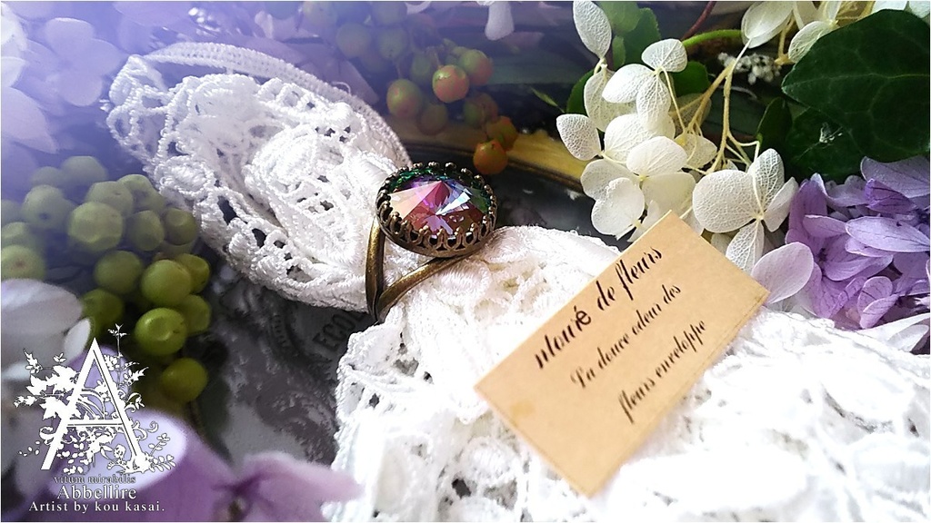 神秘的な美貌のベゼルリング-Antique Gold-