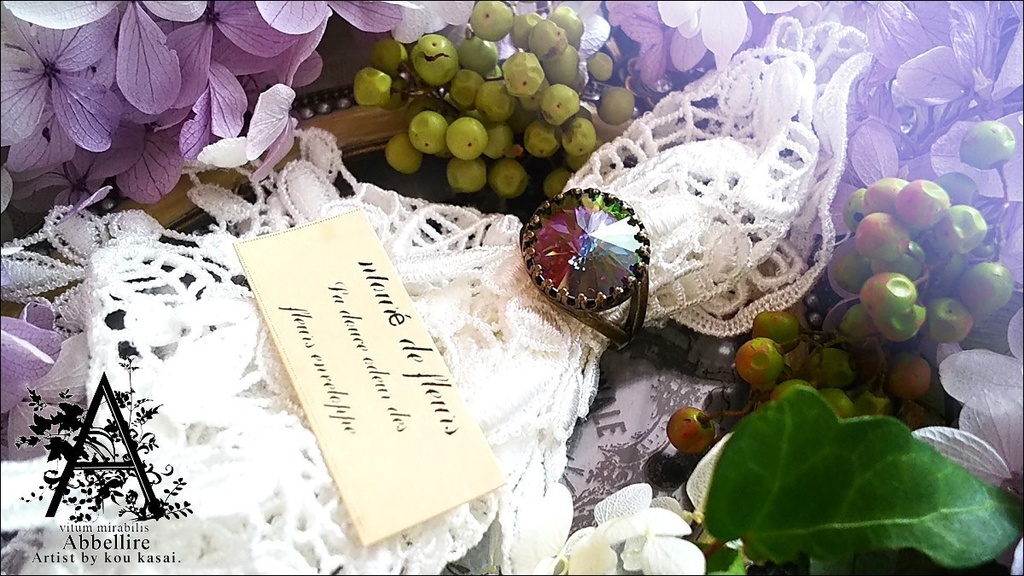 神秘的な美貌のベゼルリング-Antique Gold-