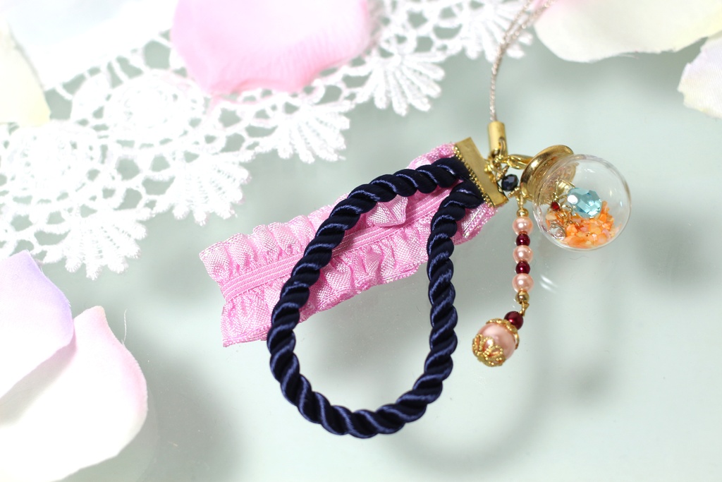 刀剣乱舞/乱藤四郎モチーフ/ガラスドームストラップ