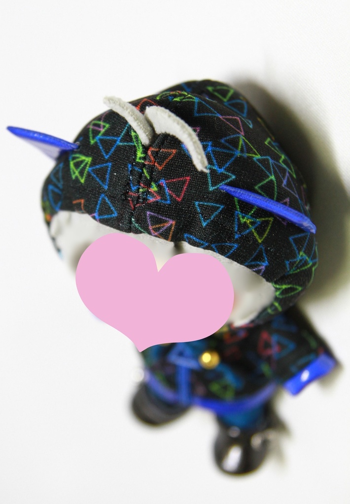 さんかくだらけのフーディーパーカー
