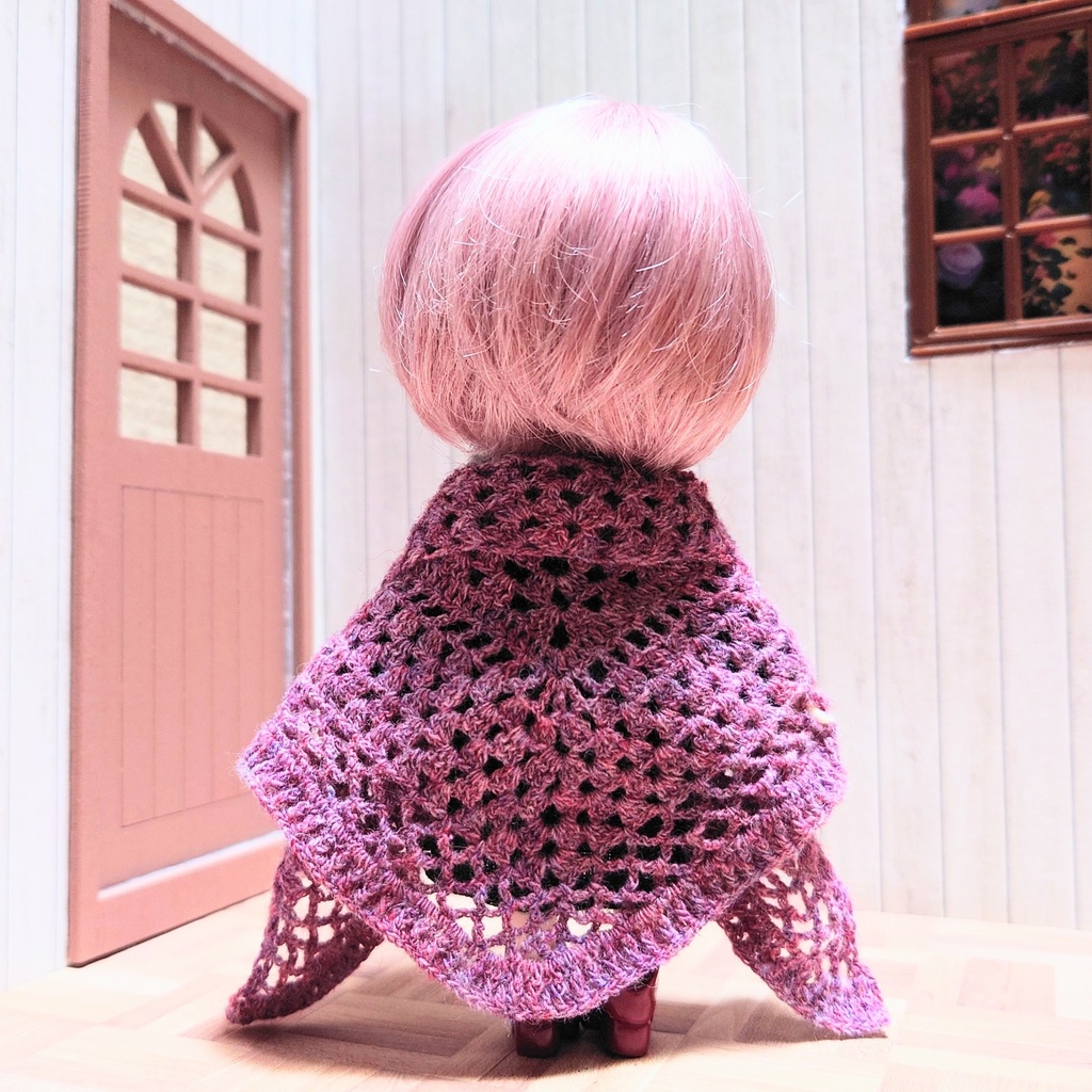 レース編みの三角ショールL