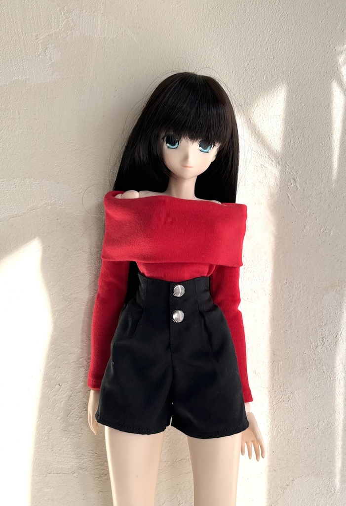 AKIHO.AZO2サイズのタイトなオフショルトップス