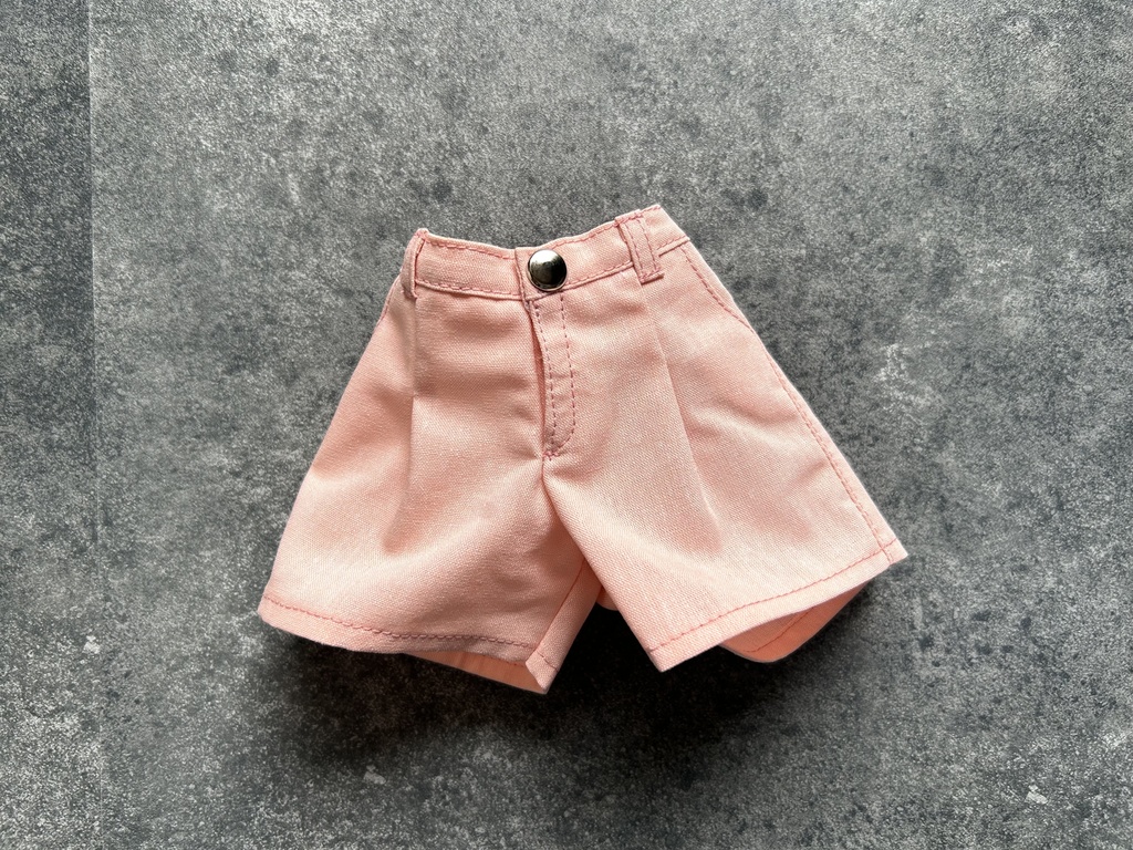 60㎝ドール用、後ろウエストゴムのショートパンツ
