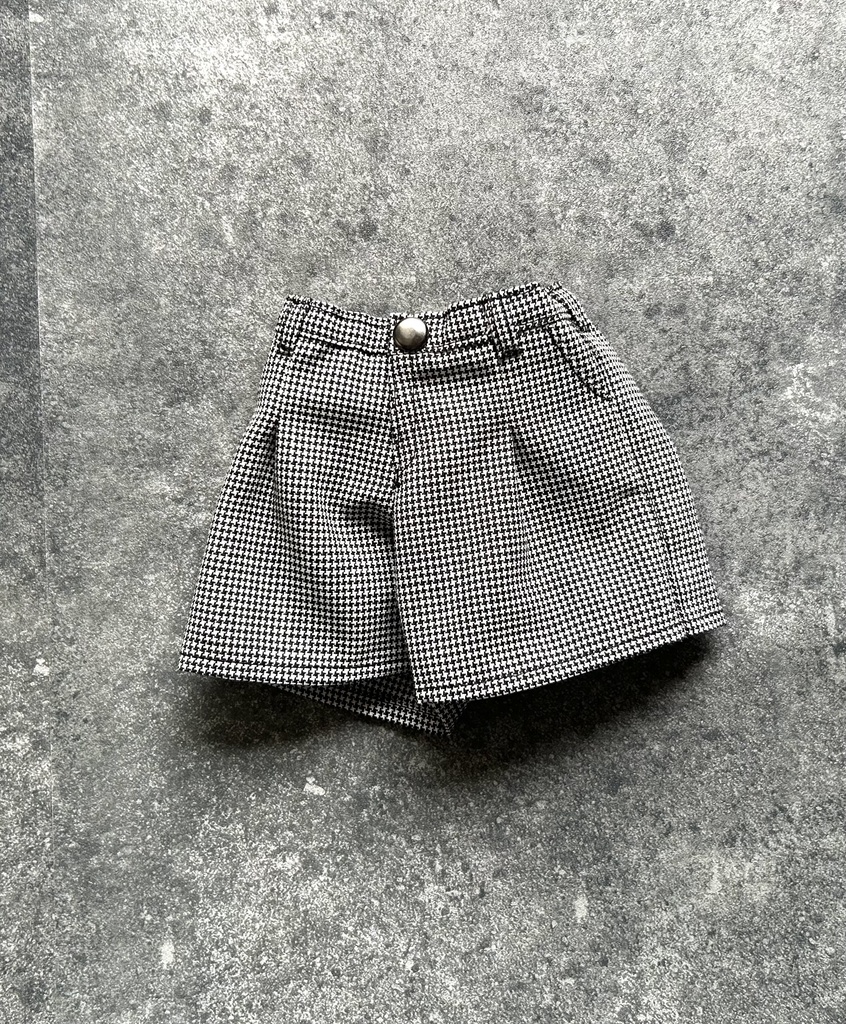 60㎝ドール用、後ろウエストゴムのショートパンツ