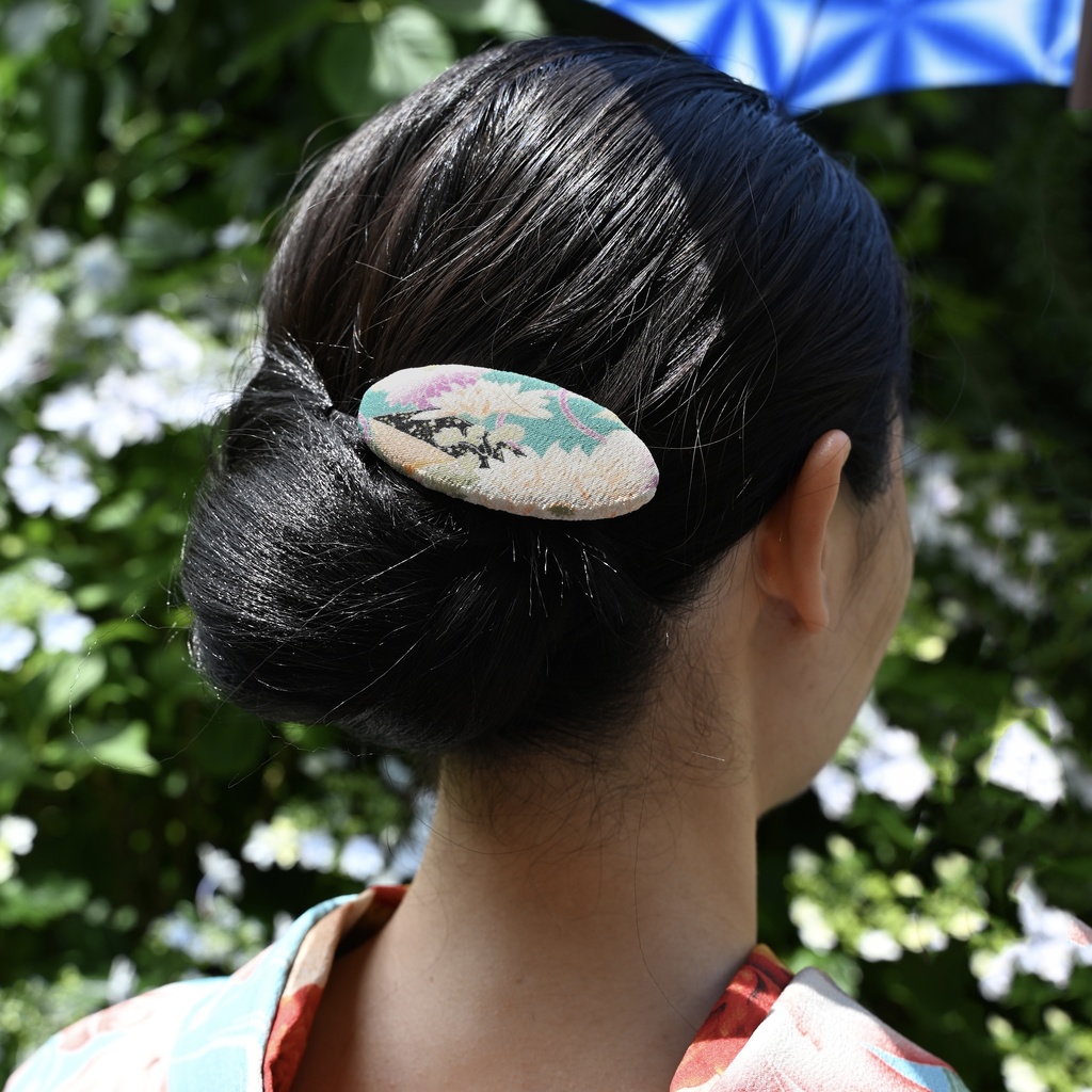 即納:ヘアクリップ