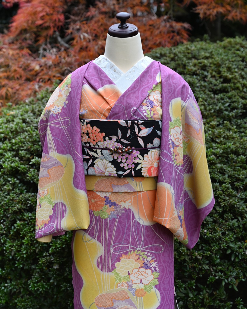 即納 : 菊立涌に花薬玉紋様 反物